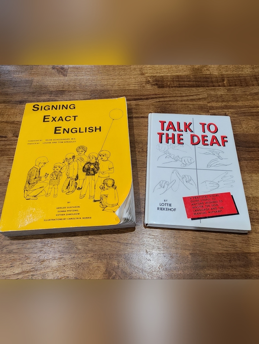 Signing Exact English & Talk to the Deaf - Yellow & White Book Set